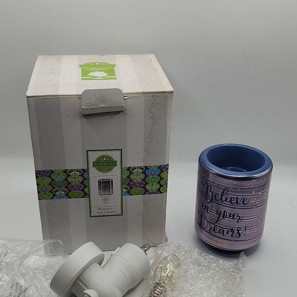 Authentic Scensy Follow Your Dreams NWT in box - Picture 3 of 4